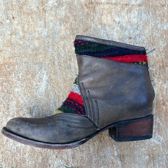 Freebird by Steven Tapestry Ankle Boots - Picture 10 of 12